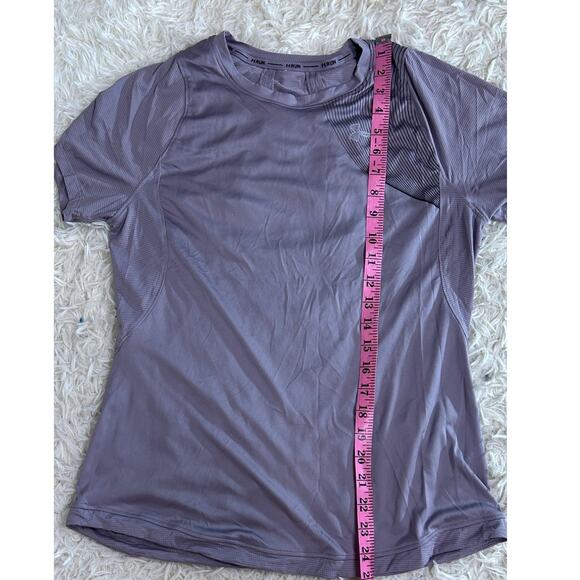 Under Armor Women's Size M Set of 3 Athletic Activewear Tops #0520 - Picture 12 of 16